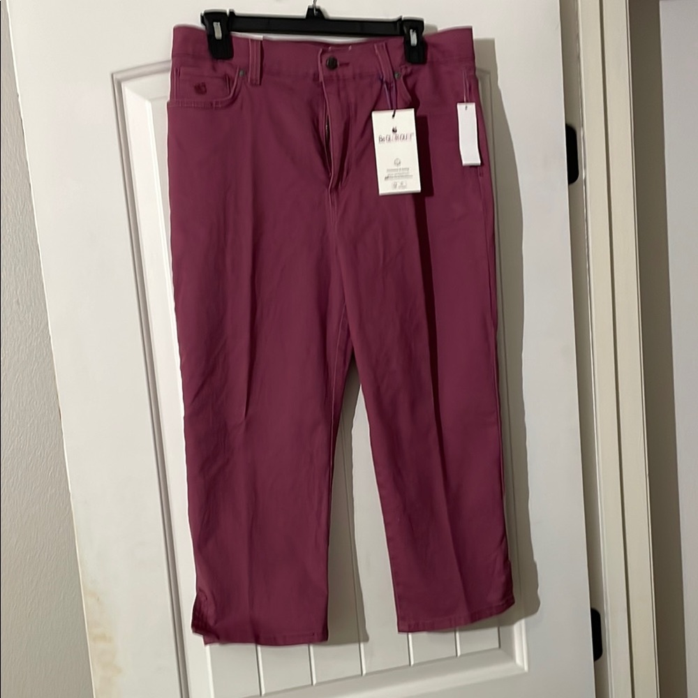 Amanda Capri Pants in Pink